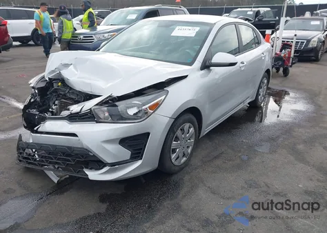 2021 Kia Rio S z USA, uszkodzony, nr VIN 3KPA24AD2ME404986
